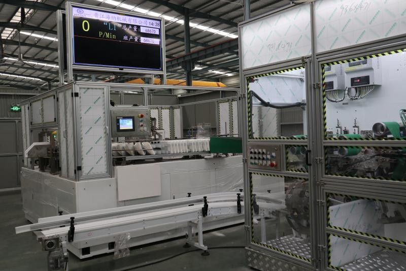 ISO9001 Mitsubishi System 300PPM Diaper Manufacturing Plant