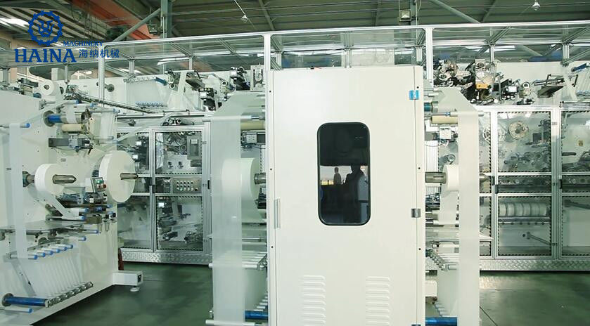 ISO9001 Nordson Glue Applicator Baby Diaper Production Line