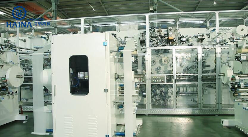 ISO9001 90 Tons 600PPM Diaper Manufacturing Machine